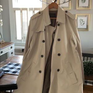 Men’s banana republic trench coat size large